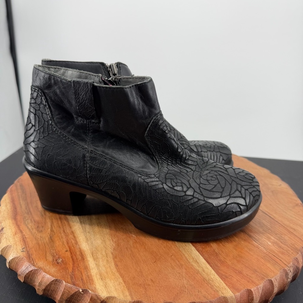 Alegria Hayden Hay-586 Black Embossed Floral Boots Womens Size 36 US 6-6.5